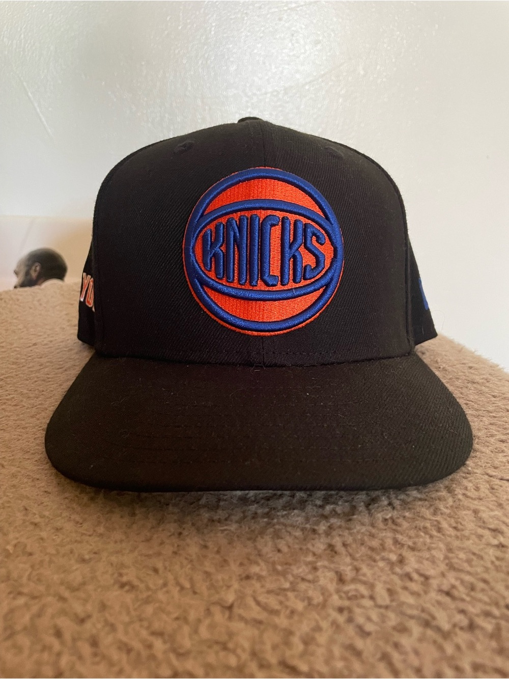 New Era Black New York Knicks Orange & Blue Logo Hat